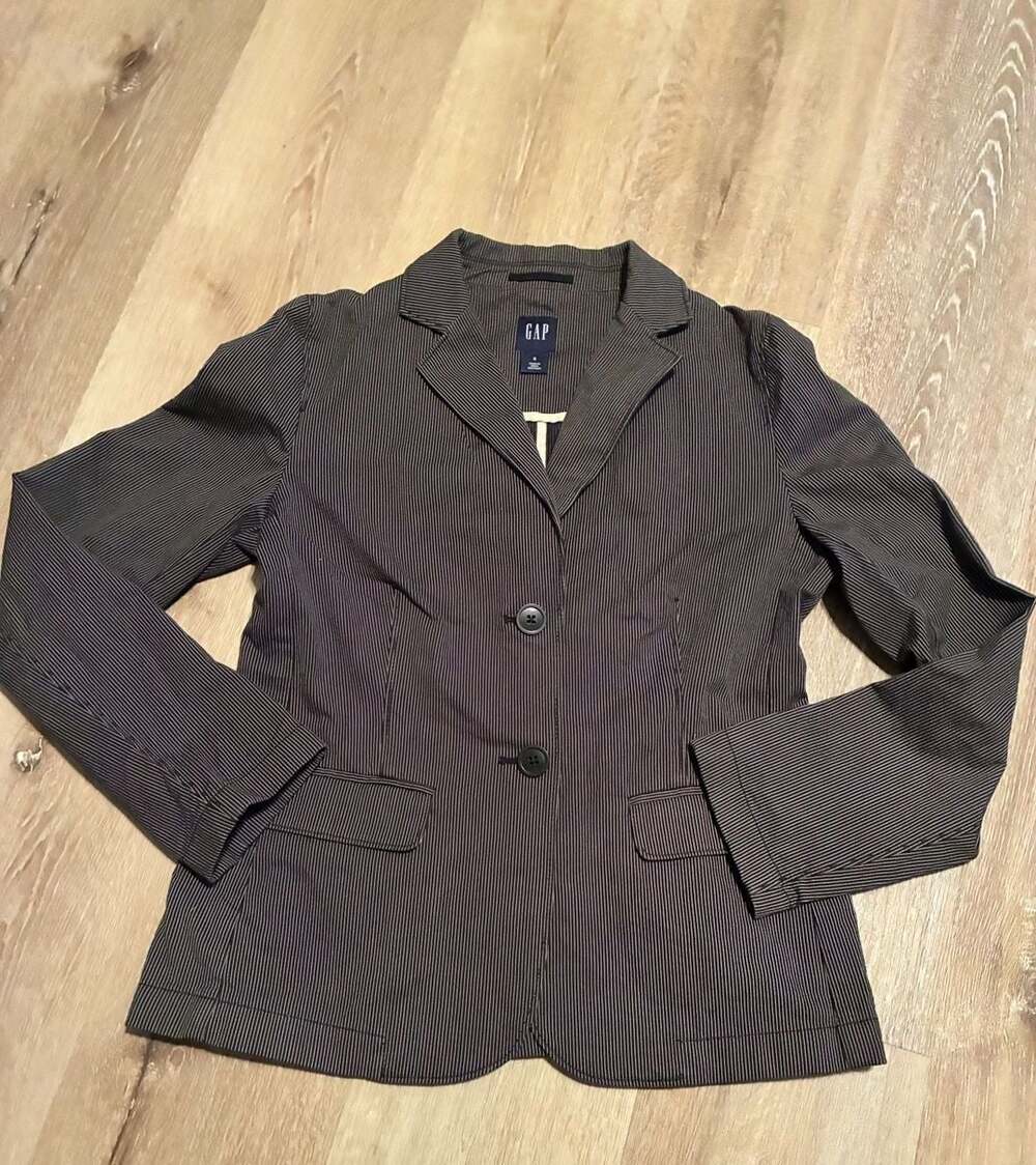 Gap Women's Pinstriped Two-Button Blazer Size 6 Black and White